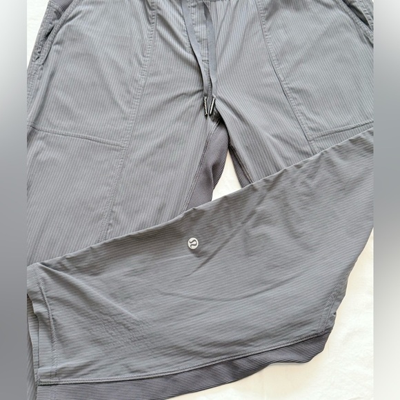 Lululemon dance studio Gray Size 6 cropped pants - Picture 11 of 15